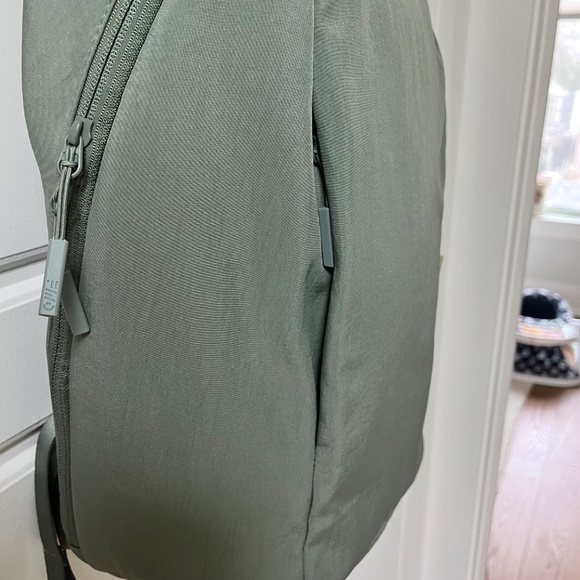 FWD Pleated 18L Backpack - Picture 4 of 10